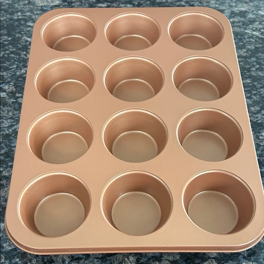 NON-STICK CERAMIC COATED 12 CUP COPPER MUFFIN/CUPCAKE PAN NWOT - Picture 1 of 3
